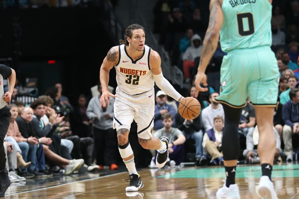 家中慰问其 家中慰问其